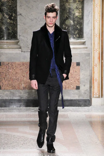 Look 2